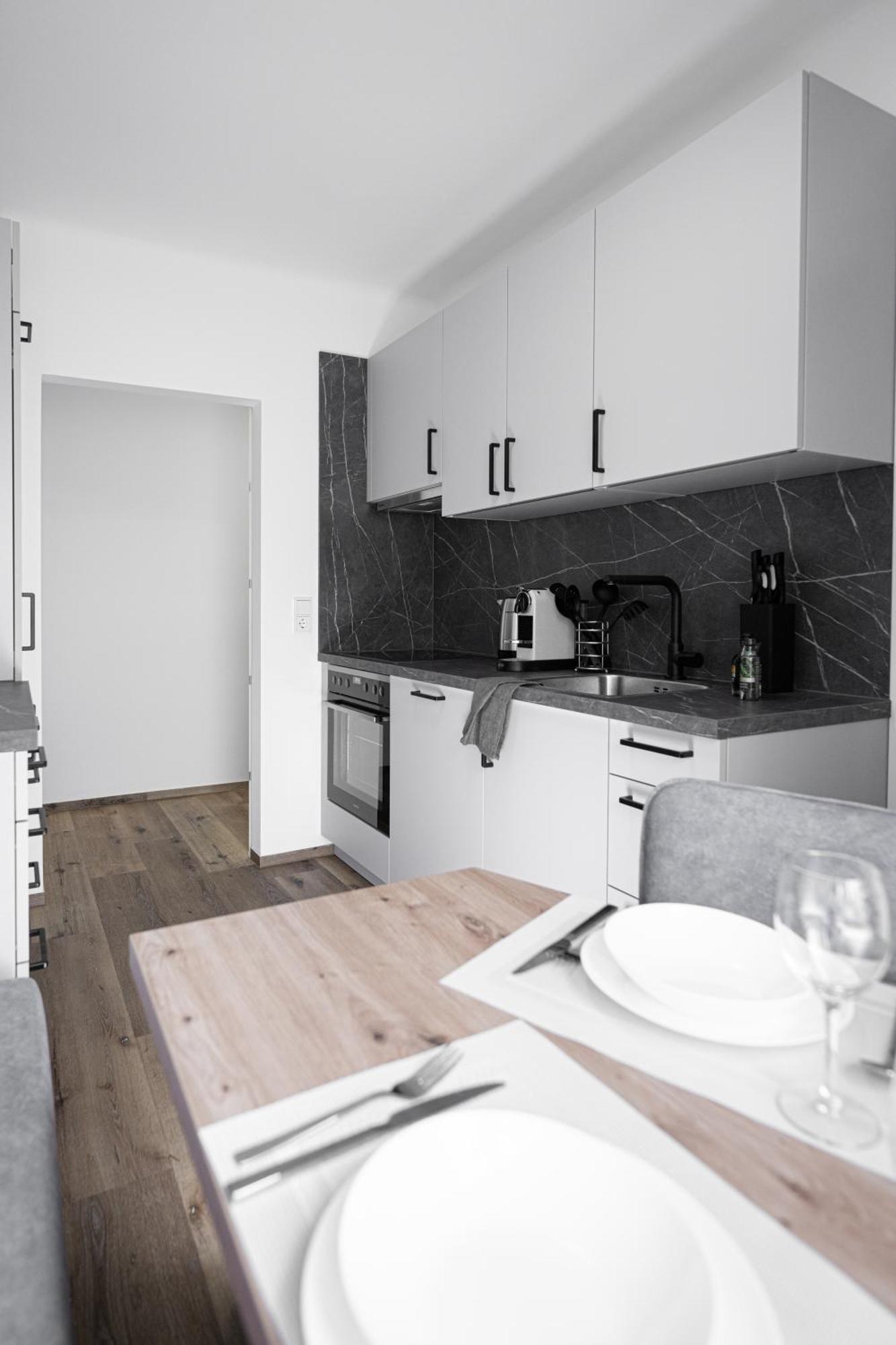 Luxury Sedda Bed, Nespresso, Netflix Apartment Linz Exterior photo